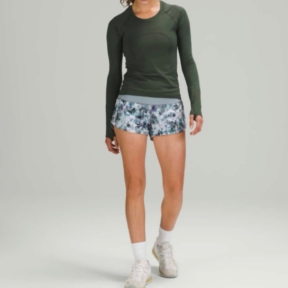 Lululemon Speed Up Shorts, Low rise, 0 - Picture 2 of 6